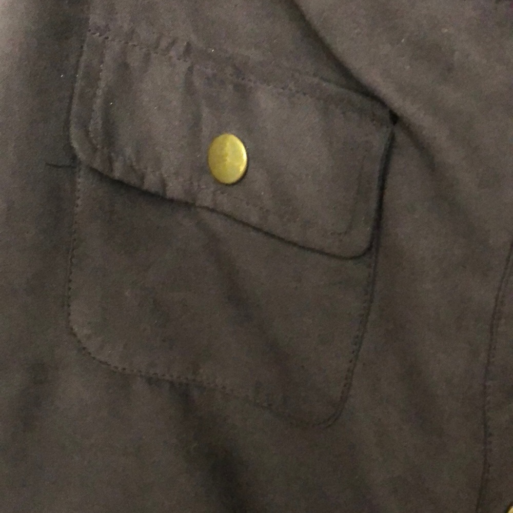 Mini skirt with button detailing - Picture 2 of 3